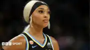 DiJonai Carrington'dan "Beyaz Ayrıcalık" Eleştirilerine Yanıt: "Araştırmanızı Yapın"