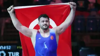 Rıza Kayaalp, 13. Kez Avrupa Şampiyonu Olarak Güreş Tarihine Geçti