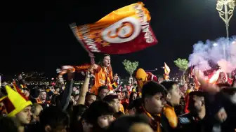 Galatasaray, Trendyol Süper Lig'de 26. Şampiyonluğunu Taraftarıyla Kutladı