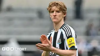 Barcelona, Newcastle United'dan Transfer Edilen İngiliz Forvet Anthony Gordon'u Tanıttı
