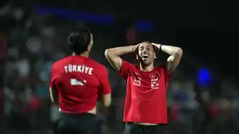 İrfan Can Kahveci'den Dünya Kupası Öncesi Ay Yıldızlı Saç İmici
