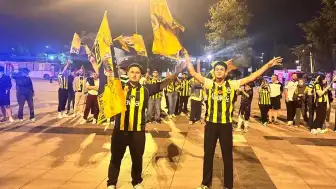 Aziz Yıldırım'ın Fenerbahçe Başkanlığına Seçilmesi Düzce'de Kutlandı