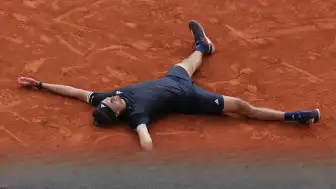 Alexander Zverev, Flavio Cobolli'yi yenerek kariyerinin ilk Grand Slam şampiyonluğunu kazandı