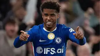Manchester United, Chelsea'nin Brezilyalı Orta Saha Oyuncusu Andrey Santos İçin Anlaşmaya Vardı