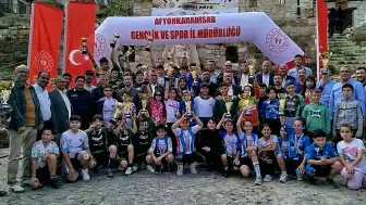 Akhisarlı Bisikletçiler Afyonkarahisar'da Dereceye Girdi