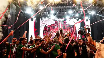 Amedspor'un Süper Lig'e Yükselişi Diyarbakır'da Coşkuyla Kutlandı