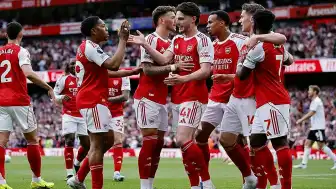 Arsenal, 22 Yıl Sonra Premier Lig'de Şampiyon Oldu