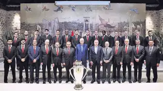 Cumhurbaşkanı Erdoğan, Galatasaraylıları Kabul Etti: "Avrupa'da Başarılar Milletimizin Belleğinde Yer Etti"