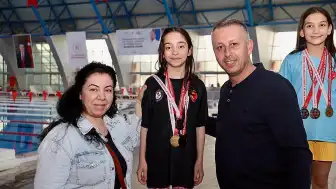 Gençlik Haftası'nda Olimpik Yüzme Yarışları Düzenlendi
