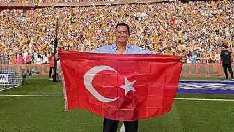 Hull City'de Tarihi Başarı: Türk Başkan Acun Ilıcalı Taraftarlarla Buluştu