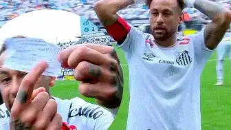 Neymar, Hakem Hatası Nedeniyle Oyundan Alındı