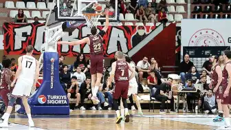 Parmos Bordo, Gaziantep Basketbol'u Mağlup Ederek Süper Lig'e Yükseldi