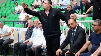 Sakaryaspor Kongresi'nde Arbede: Seçim Tarihi Belirlenmek Üzere Ertelendi