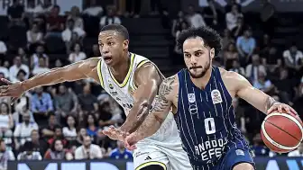 Anadolu Efes, Fenerbahçe Beko Karşısında Galip Geldi: Seri 2-1'e Geldi