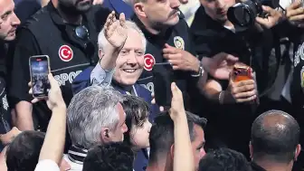 Aziz Yıldırım: Fenerbahçe'nin Borcunu Bir Yıl İçinde Ödeyeceğiz