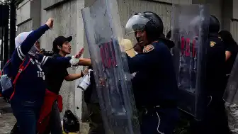 Dünya Kupası Maçı Öncesi Meksika'da Olaylar: Taraftarlar ve Polis Karşı Karşıya Geldi