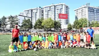 Eskişehir'de GSB Spor Okulları Futbol Eğitimleri Devam Ediyor