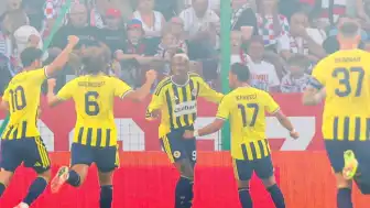 Fenerbahçe'nin UEFA Kadrosu Açıklandı: İki Oyuncu Listeye Alınmadı
