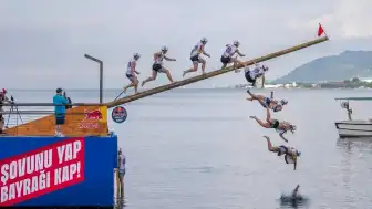Ordu'da Red Bull Yağlı Direk Yarışması Gerçekleştirildi