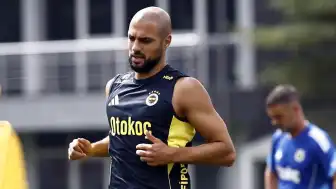 Fenerbahçe'de Amrabat Belirsizliği Devam Ediyor