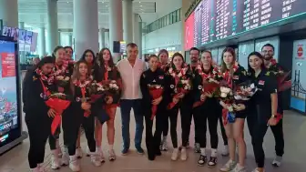 U17 Kız Voleybol Milli Takımı Dünya İkincisi Olarak İstanbul'a Döndü