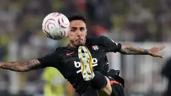Emirhan Topçu'dan Beşiktaş'a Davet: 'İkinci Devre Bekleriz'