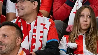 Şampiyonlar Ligi'nde Nefes Kesen Maç: Lens, Slavia Prag'ı Son Saniyelerde Geri Döndü