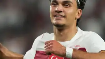 Adi Hütter'den Can Uzun'a Uyarı: "Futbol Bir Takım Oyunu"