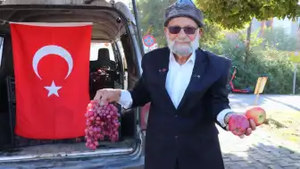 Elmacı Dede Muhammed Yılmaz, İzmir'deki Mehmetçiklere Moral Verdi