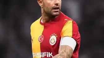 Galatasaray'da 8 Futbolcunun Geleceği Belirsizliğini Koruyor