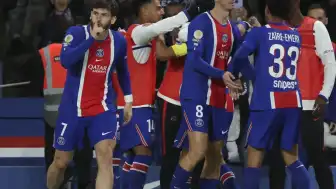 Galatasaray'ın Rakibi PSG'de Sakatlıklar: Kvaratskhelia Ameliyat Olacak