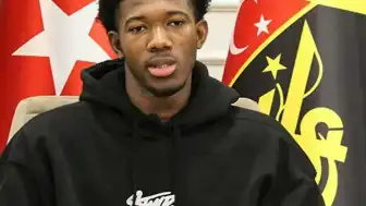 İstanbul'a Üniversite İçin Gelen Futbolcu Gaoussou Diarra, Şampiyonlar Ligi'nde Sahne Aldı