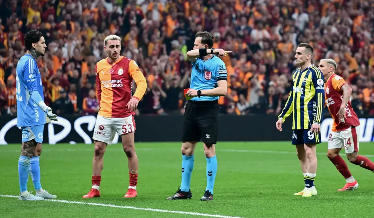Fenerbahçe'de 4 Oyuncu Cezalı Duruma Düştü