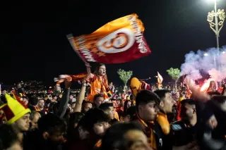 Galatasaray, Trendyol Süper Lig'de 26. Şampiyonluğunu Taraftarıyla Kutladı