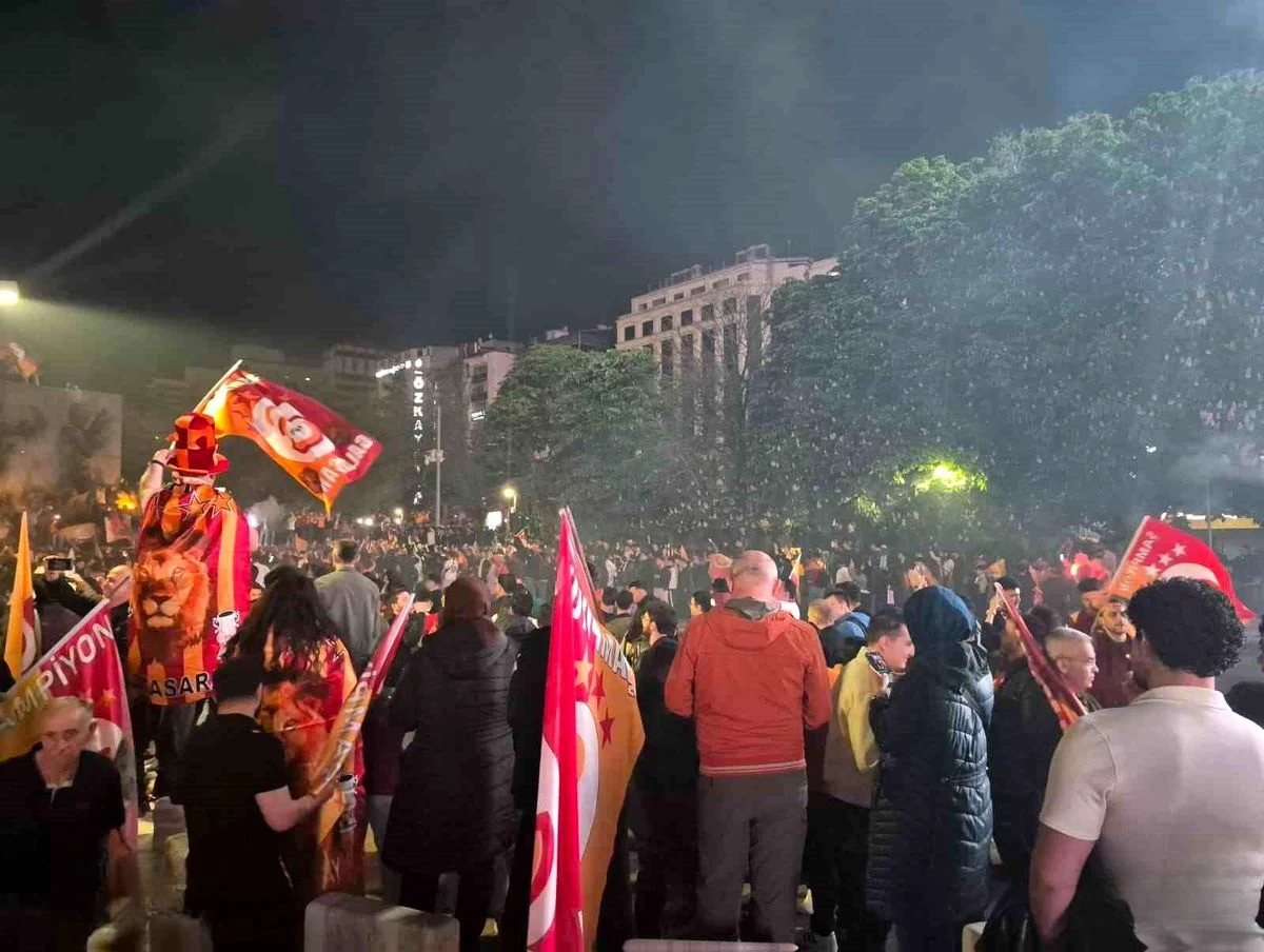 Galatasaray'ın Şampiyonluk Kutlamaları Ankara'da Coşkuyla Sürdü