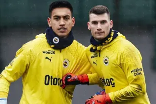 Fenerbahçe'de Kaleci Rotasyonu Planlaması: Livakovic ve İrfan Can Eğribayat Ayrılık Yolunda