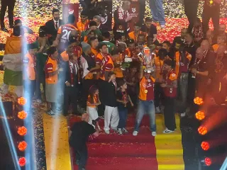 Galatasaray, Şampiyonluk Kupasını Rams Park'ta Kaldırdı
