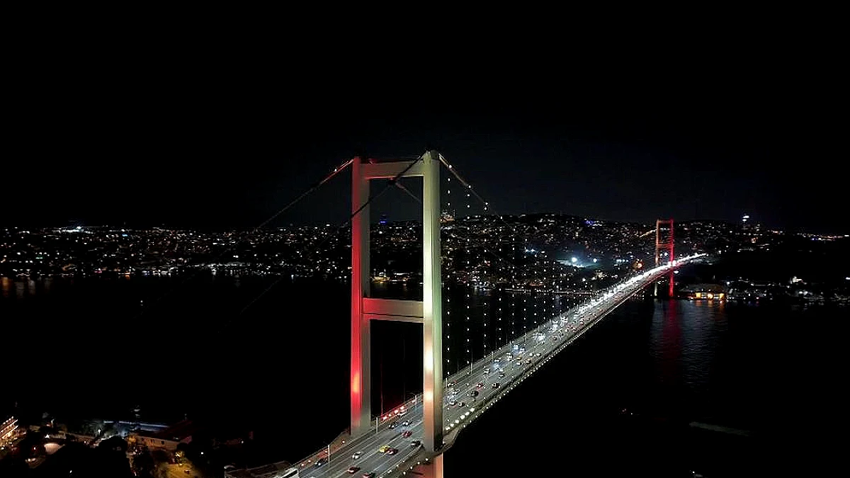 Galatasaray'ın 26. Şampiyonluğu 15 Temmuz Şehitler Köprüsü'nde Kutlandı