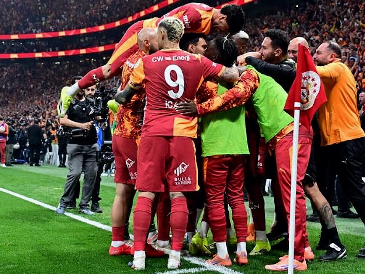 Galatasaray'ın Şampiyonluğunu Aston Villa Oyuncusu J.D. Beğendi