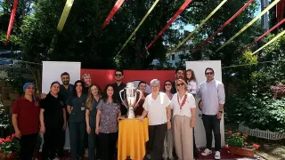 Galatasaray'ın Şampiyonluk Kupası Bayramda Galatasaraylılar Yurdu'nda Sergilendi