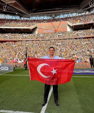 Hull City'nin Premier Lig'e Yükselişi Sonrası Başkan Acun Ilıcalı Taraftarlarla Buluştu