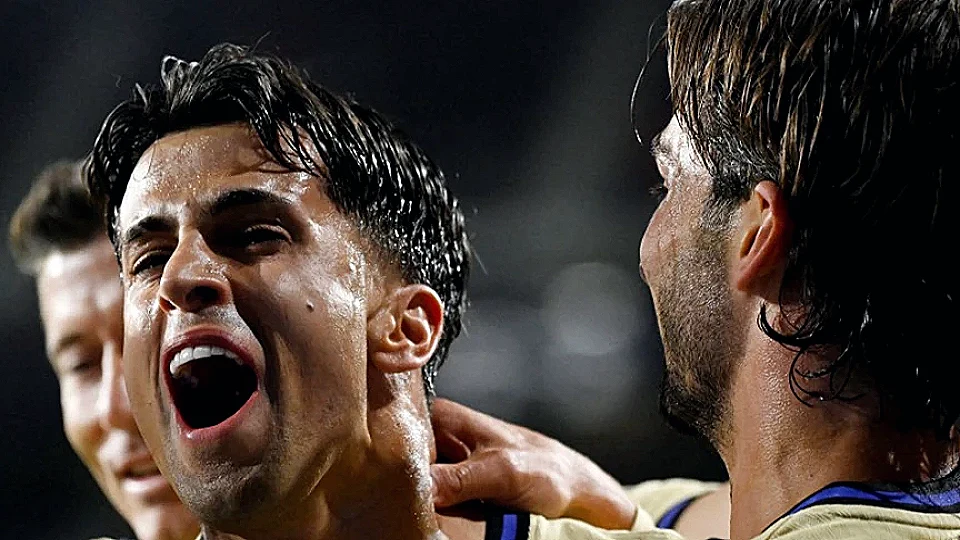 Joao Cancelo, Avrupa Futbol Tarihinde Bir İlke İmza Attı: Barcelona ile Şampiyonluk Yaşadı