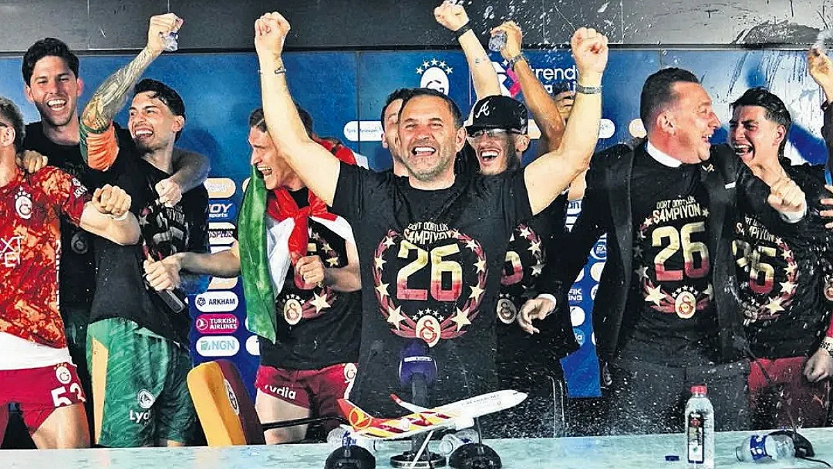 Okan Buruk, Galatasaray ile 4. Şampiyonluğunu Kutladı