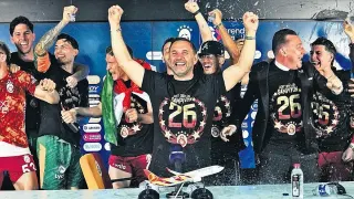 Okan Buruk, Galatasaray ile 4. Şampiyonluğunu Kutladı
