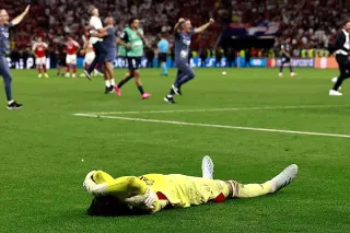 Paris Saint-Germain, Arsenal'ı penaltılarla devirerek Şampiyonlar Ligi'nde üst üste ikinci kez şampiyon oldu