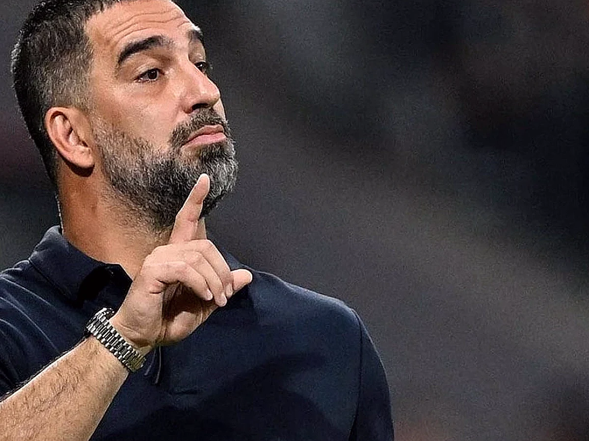 Teknik Sorumlu Arda Turan: Maçta siren sesleri!