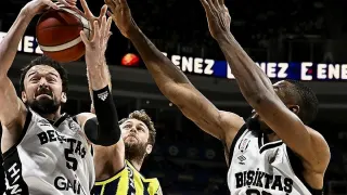 Beşiktaş GAİN, Fenerbahçe Beko'yu Mağlup Ederek Seride 1-0 Öne Geçti