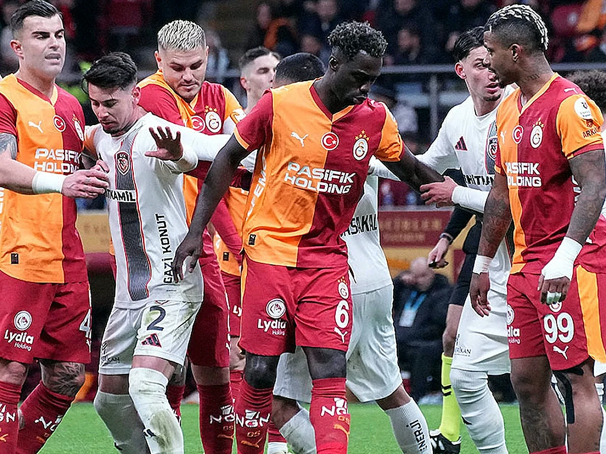 Galatasaray'da İki Yabancı Oyuncu Ayrılıkla Karşı Karşıya