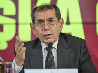 Galatasaray Yönetimi ve Teknik Heyetinden Transfer Stratejisi Açıklaması: "En iyisini almak için çabalayalım"