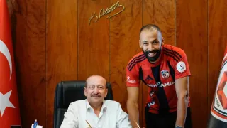 Gaziantep FK'da Nazım Sangare ile Sözleşme Yenilendi